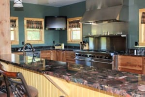 fern_lake_lodge_kitchen-300x200